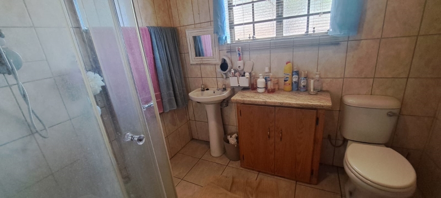 6 Bedroom Property for Sale in Schweizer Reneke North West